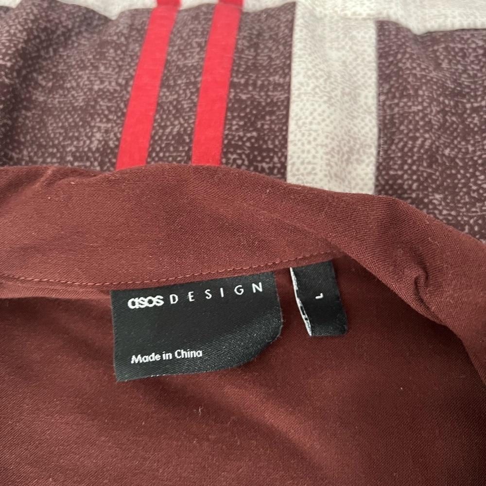 ASOS Short-Sleeve Button-Down Shirt in Maroon - Picture 2 of 3